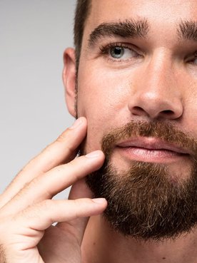 Pelos Enquistados En La Barba