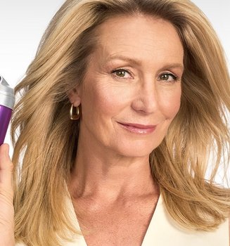 251125 Oap Elvive Collagen Lifter Pack In Hands Karin Stage 2000x815 Dmi Website