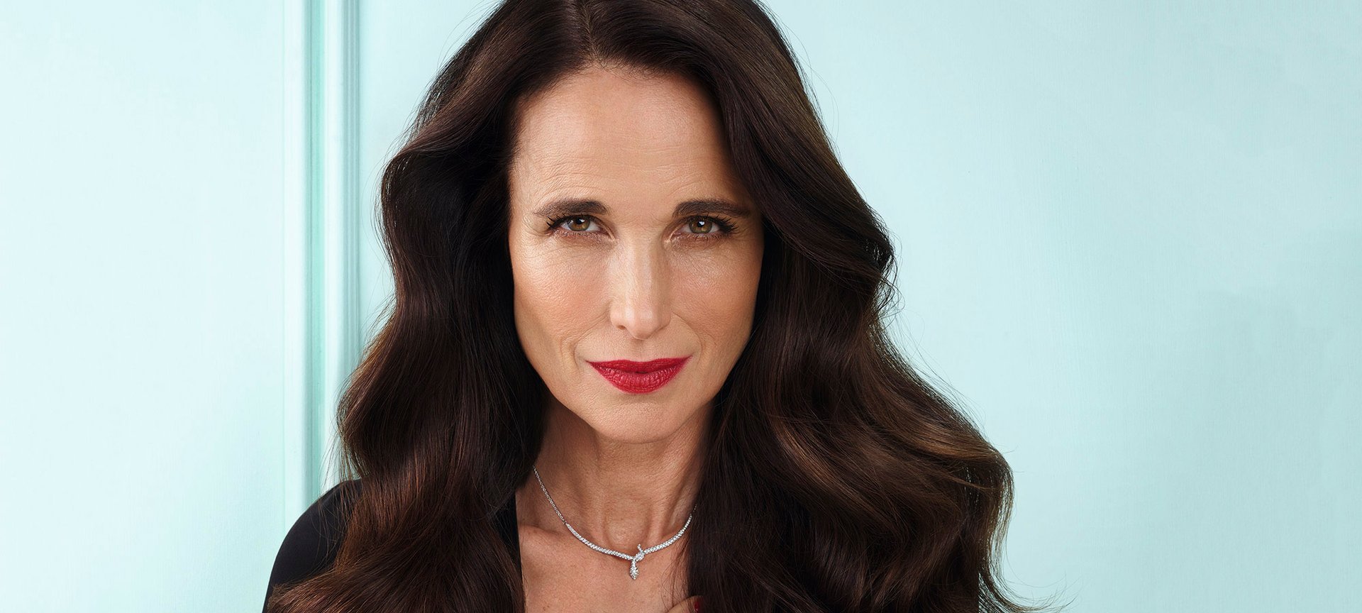 Consigue un color de pelo bonito, luminoso y de tendencia con los tonos de Excellence Crème y Casting Creme Gloss de L’Oréal Paris. 