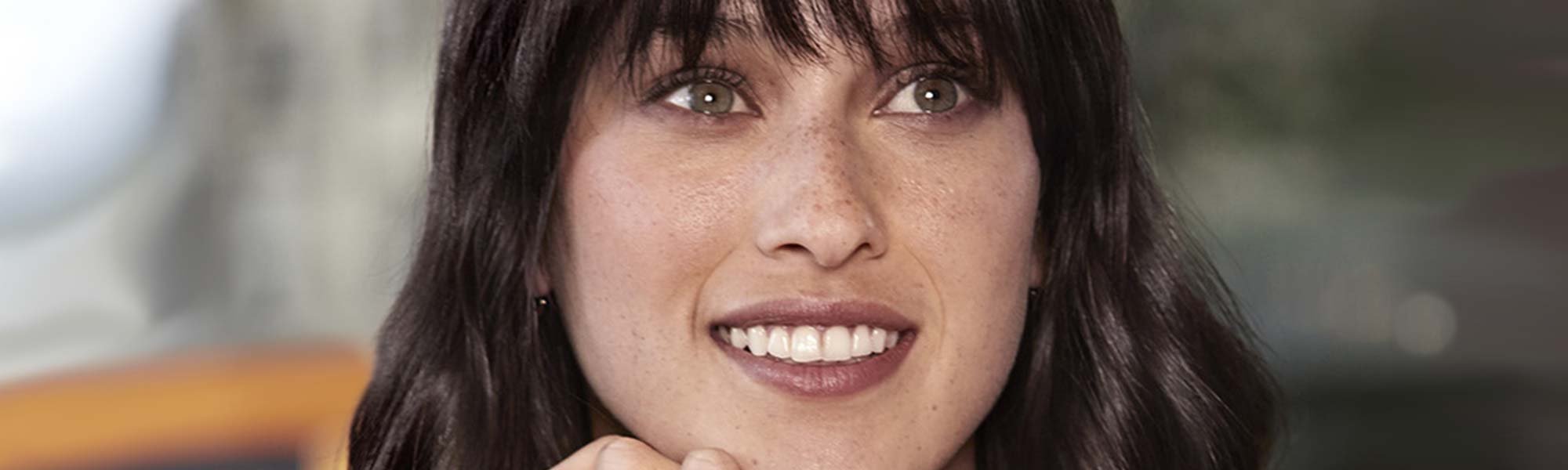 Resuelve todas tus dudas sobre coloración con las respuestas de nuestros expertos y con las distintas gamas de coloración de L’Oréal Paris.