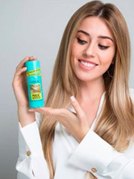 Mujeres Jovenes Con Canas1