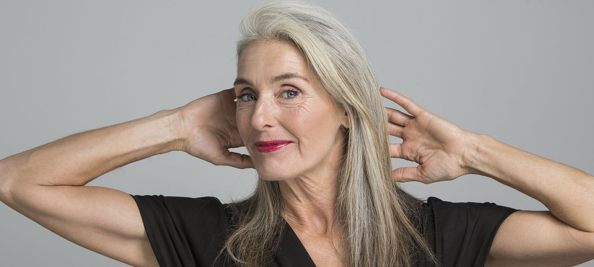 Un pelo canoso bonito necesita, sin duda, una gama de cuidados de confianza. ¡No lo dudes y prueba la línea Elvive Color-Vive Violeta de L’Oréal Paris!