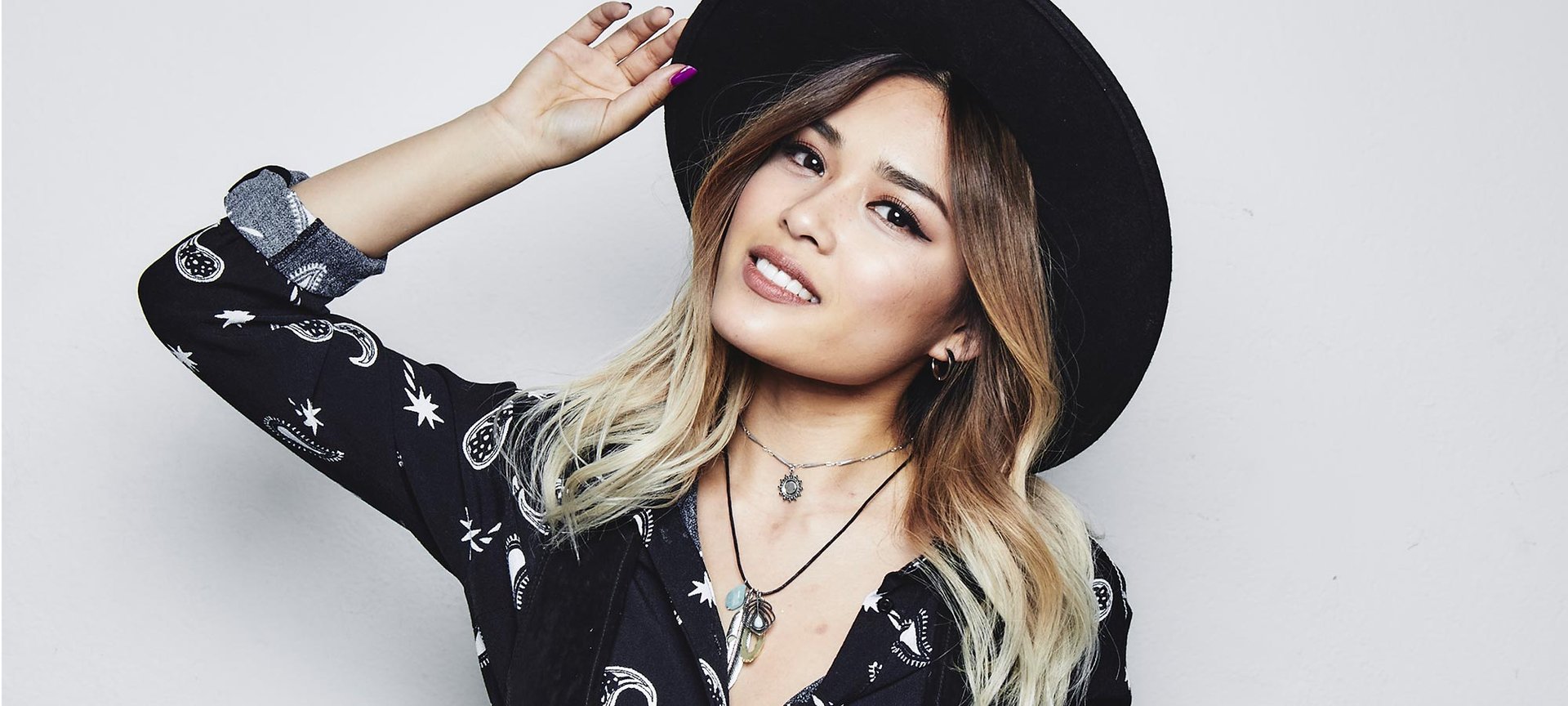 Doutzen Kroes posa con su melena con mechas y reflejos perfectos.