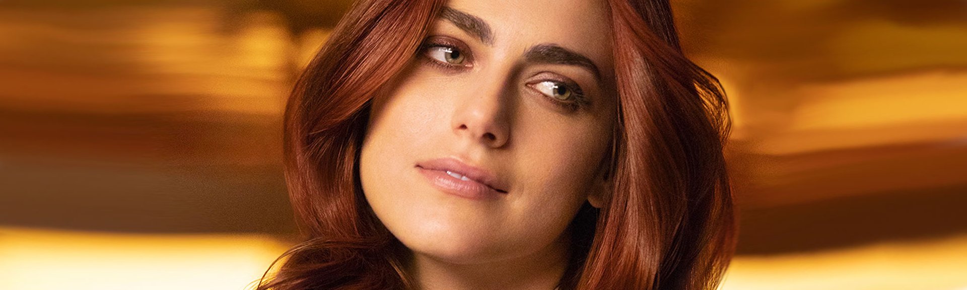 Clava el color de pelo rojo veneciano gracias a la gama Casting Crème Gloss de L’Oréal Paris. ¿Te gusta cómo le queda a Miriam Leone? A nosotras nos encanta.