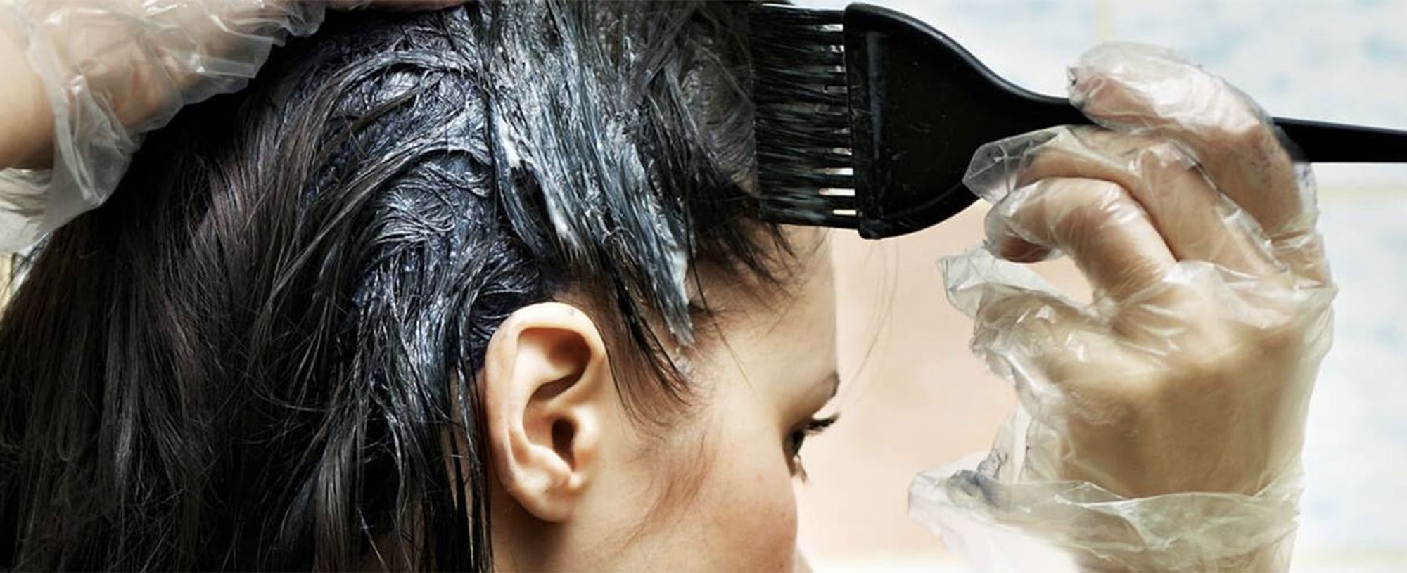Descubre cuál es tu tipo de tinte de pelo ideal con las distintas gamas de coloración de L’Oréal Paris. Baño de color semipermanente con Casting Crème Gloss o tinte permanente con la línea Excellence. ¿Con cuál te quedas?