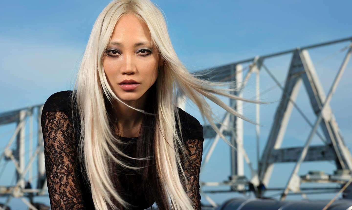 Cómo conseguir el tono de moda rubio hielo| L'Oréal Paris