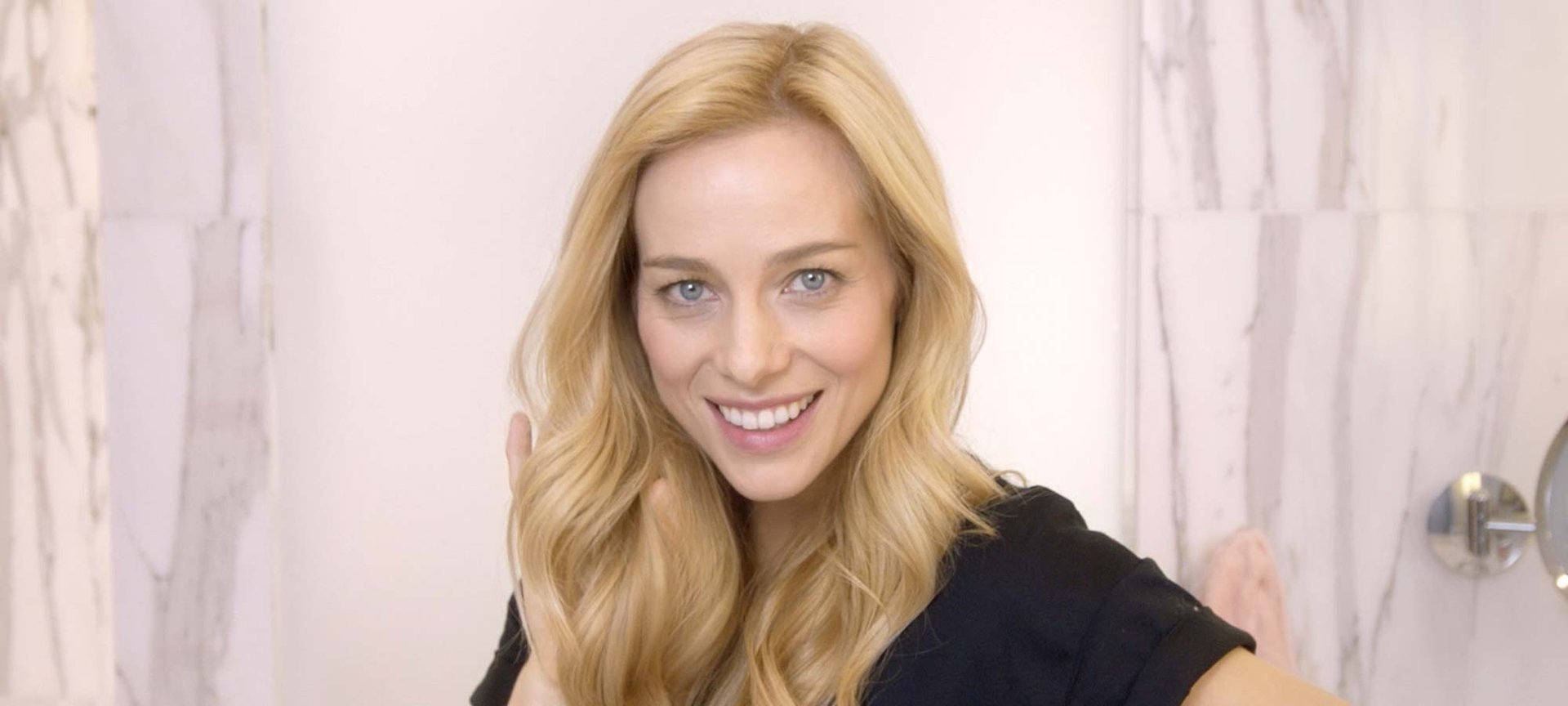 Consigue un rubio natural sin salir de casa con Excellence Creme o Casting Creme Gloss de L’Oréal Paris. 