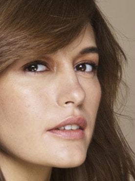 Tintes Sin Amoniaco CubrComprueba por ti misma cómo los tintes sin amoniaco pueden cubrir las canas al 100% gracias a la gama de coloración Universal Nudes Excellence Creme de L’Oréal Paris.en Canas Coloracion Image Hero