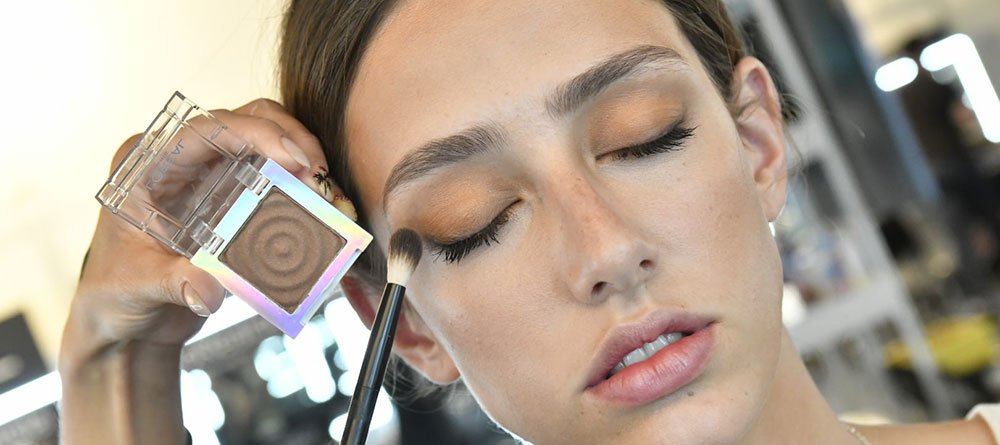 como maquillar ojos tonos marrones