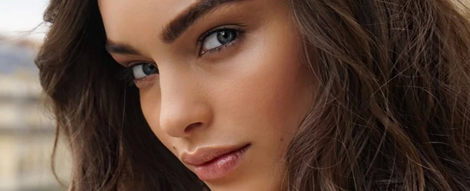 como quitar maquillaje waterproof