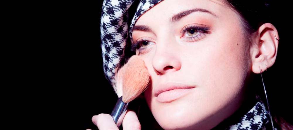 como difuminar maquillaje para acabado perfecto