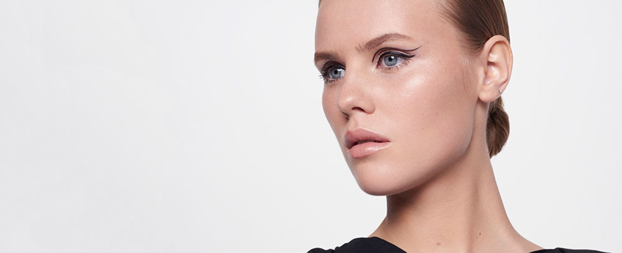 floating eyeliner