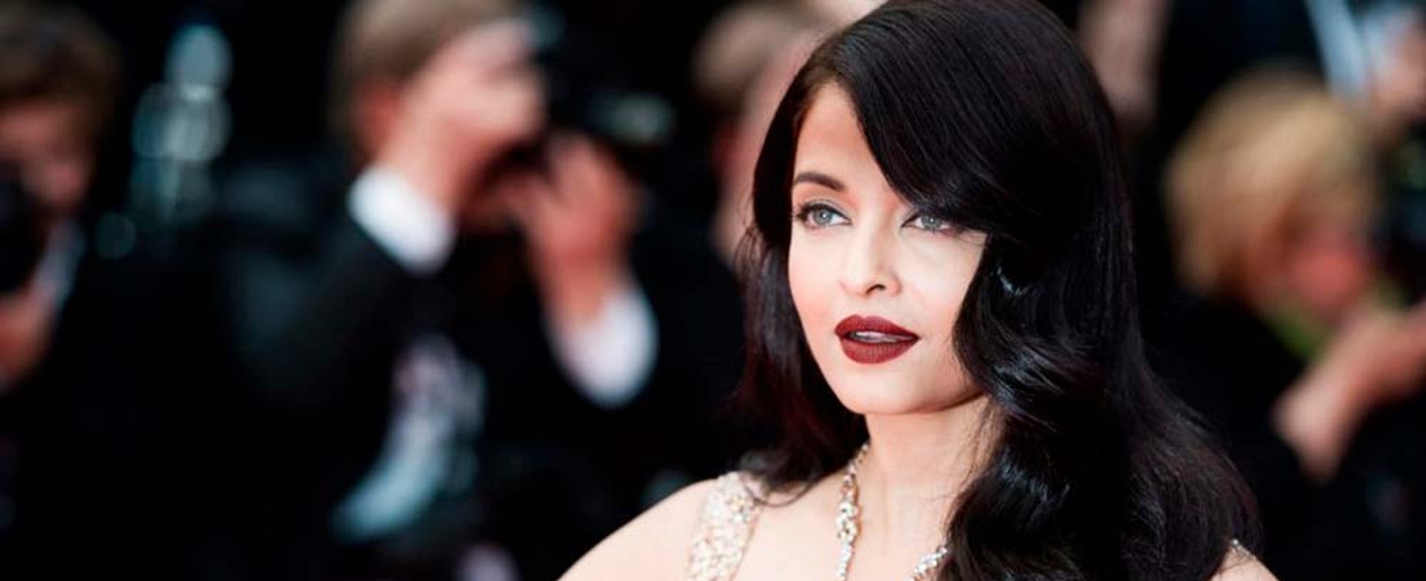 look pinup y maquillaje anos 50