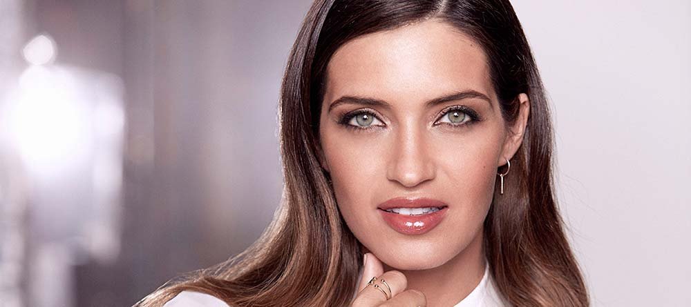 Sara Carbonero posa con su maquillaje nude.