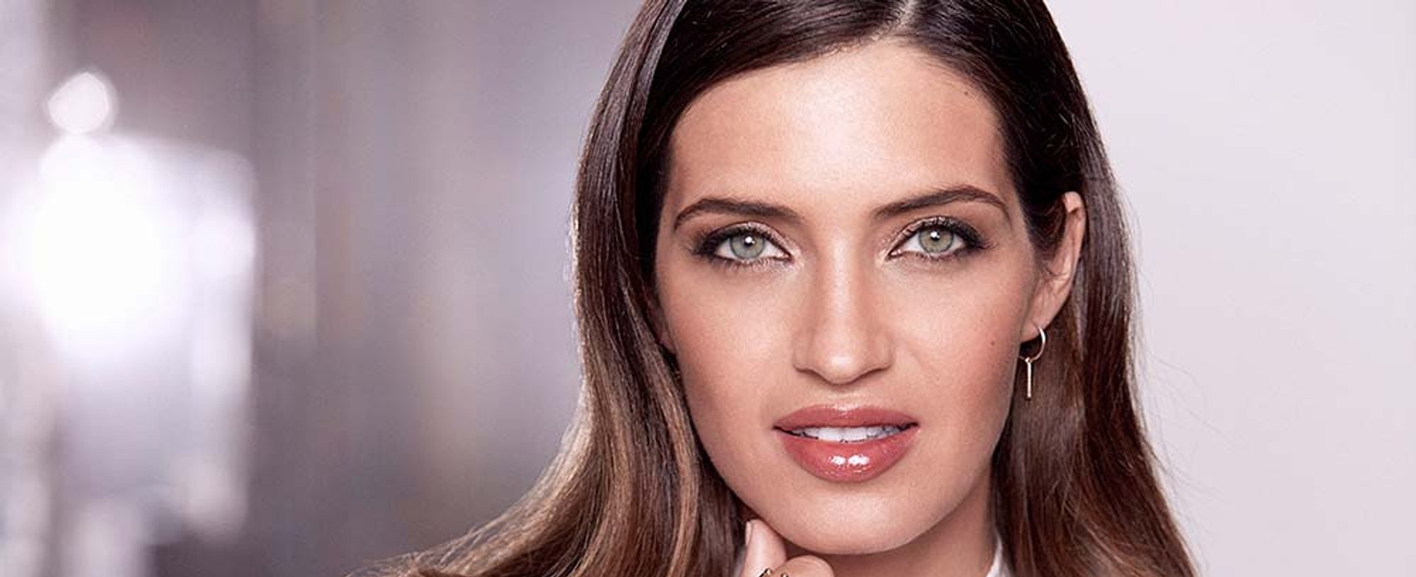 Sara Carbonero posa con su maquillaje nude.