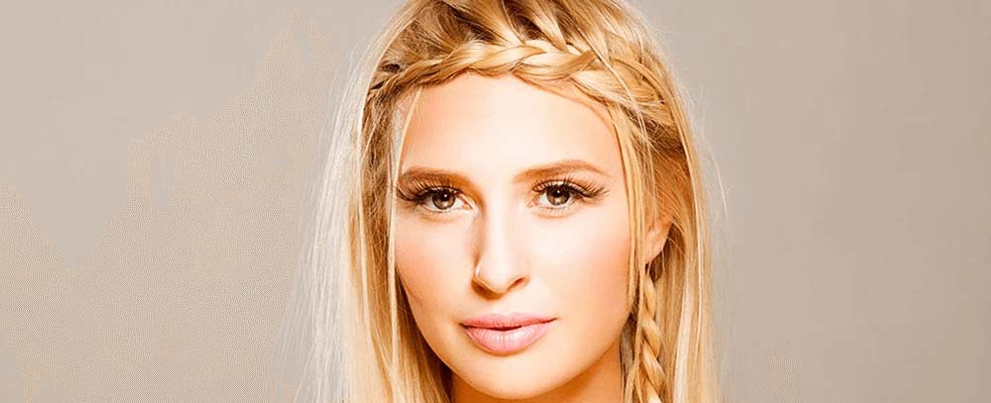 Haz de la gama Stylista de L’Oréal Paris tu mejor aliado para que tus recogidos de Navidad brillen como nunca
