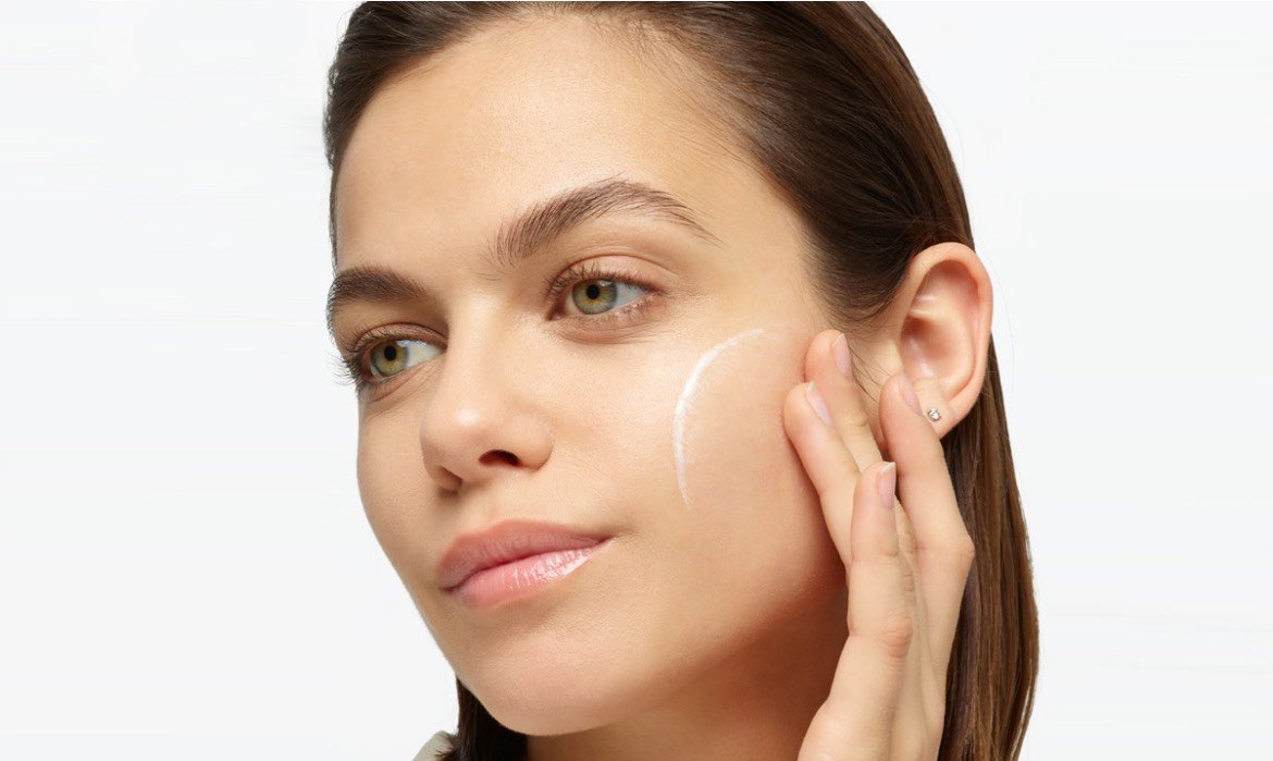 Vitamina C para la cara: todo lo que debes saber sobre este ingrediente 
