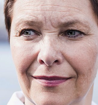 ¿Se pueden eliminar las arrugas profundas con un cuidado facial? No, pero sí se pueden atenuar y corregir considerablemente. Prueba el Sérum Noche con Retinol Puro de la gama Revitalift Laser de L’Oréal Paris y disfruta de sus efectos en tu piel.