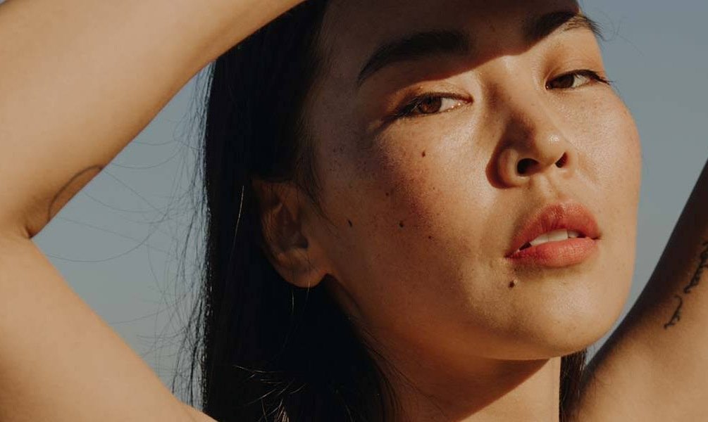 Por qué son indispensables las cremas hidratantes con protección solar| L'Oréal Paris