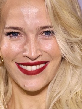 Rutina Facial para Cuidar tu Piel a los 50 | L'Oréal Paris