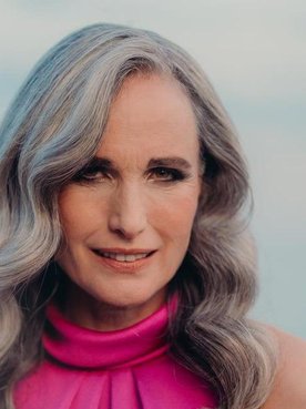 Cómo combatir la flacidez facial a los 50 | L'Oréal Paris