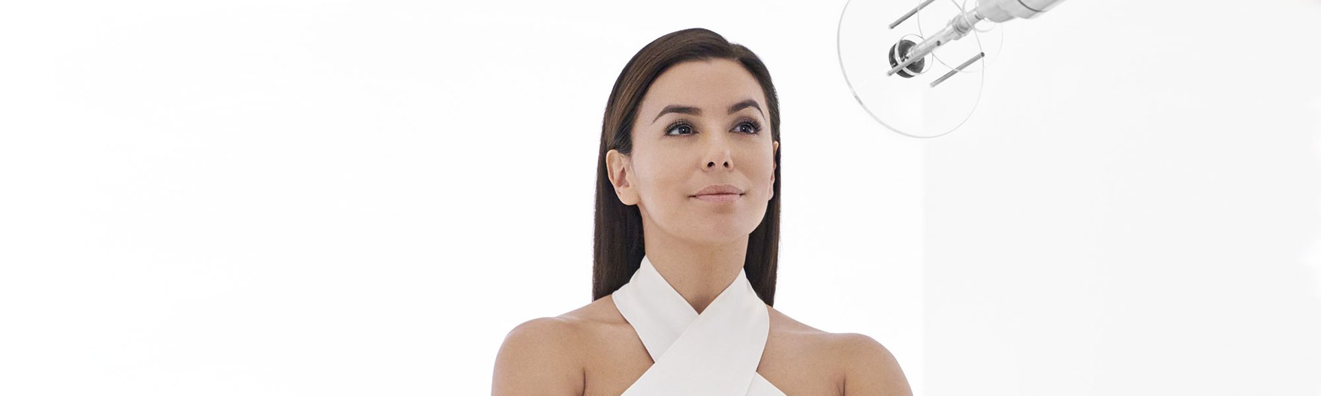 Descubre los ingredientes cosméticos del momento de la mano de la farmacéutica Marta Corbera (@boticiencia) e incorpóralos a tu rutina facial gracias a las distintas gamas destinadas al cuidado de la piel de L’Oréal Paris. ¡Eva Longoria es fan de la línea Revitalift!