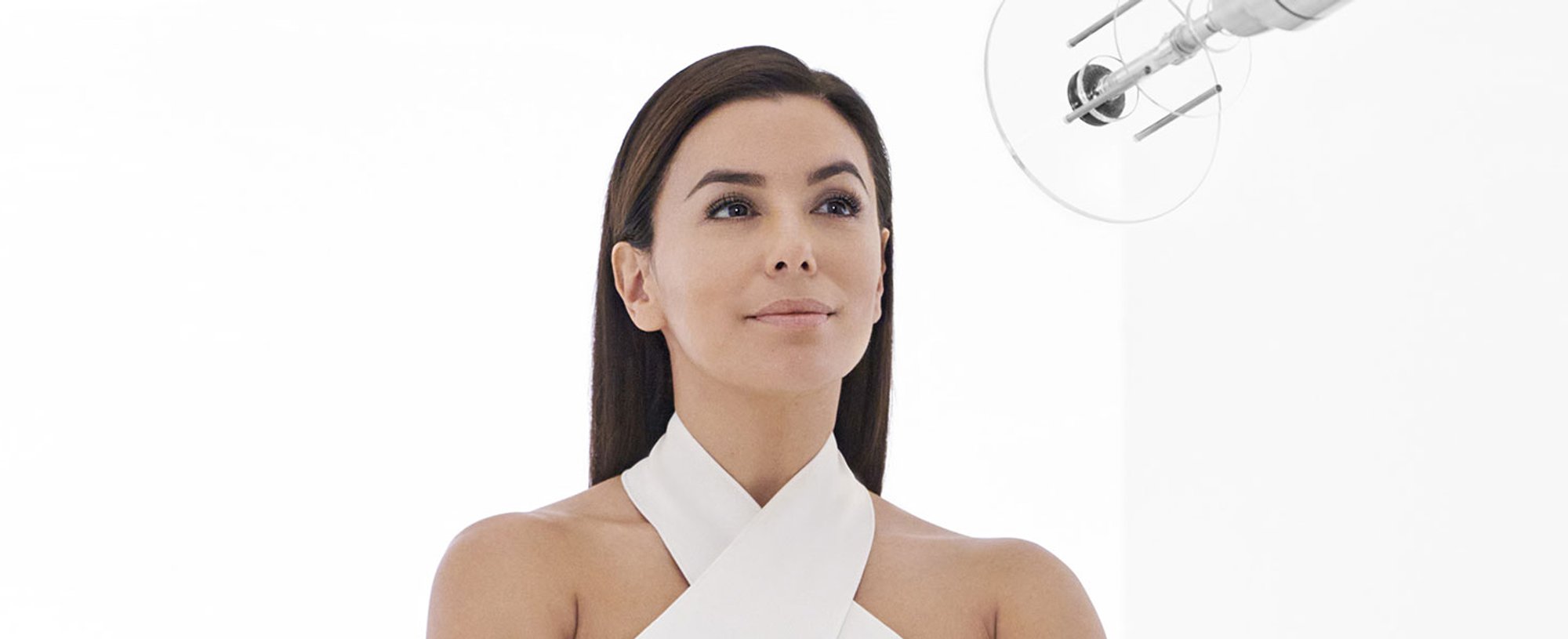 Descubre los ingredientes cosméticos del momento de la mano de la farmacéutica Marta Corbera (@boticiencia) e incorpóralos a tu rutina facial gracias a las distintas gamas destinadas al cuidado de la piel de L’Oréal Paris. ¡Eva Longoria es fan de la línea Revitalift!