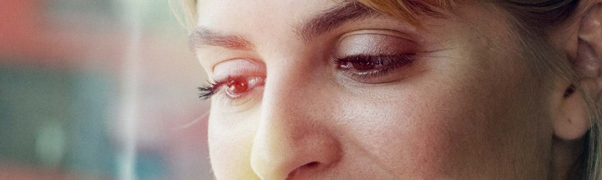 Combate los primeros síntomas de unos párpados arrugados con la nueva Crema de Ojos y Rostro Revitalift Filler [+ Ácido Hialurónico] de L’Oréal Paris. 