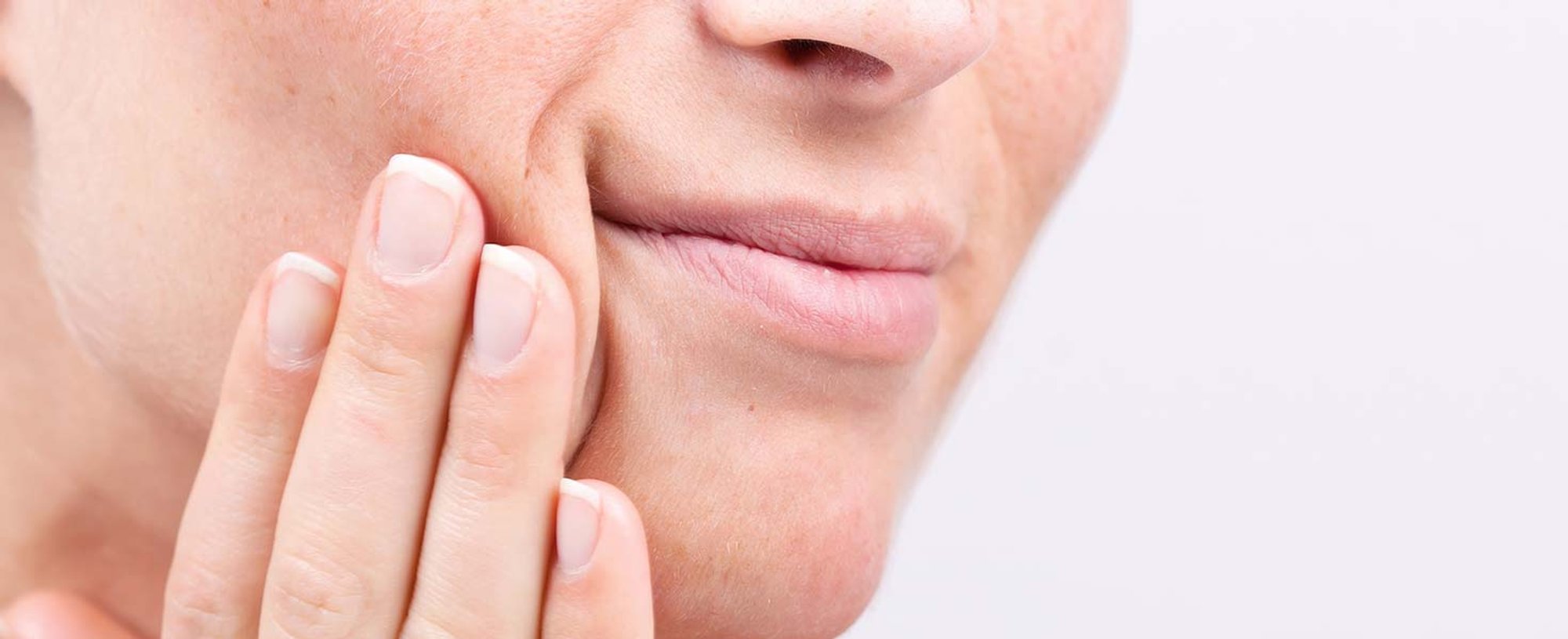¿Quieres saber qué es un peeling facial? Pues con las ampollas efecto peeling de L’Oréal Paris podrás disfrutar de los beneficios de este tratamiento en casa y en tu propia piel.