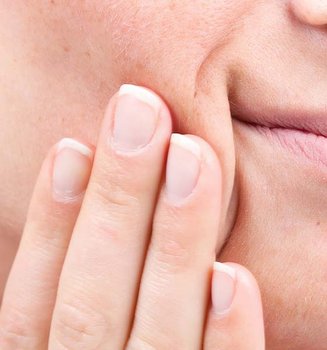 ¿Quieres saber qué es un peeling facial? Pues con las ampollas efecto peeling de L’Oréal Paris podrás disfrutar de los beneficios de este tratamiento en casa y en tu propia piel.