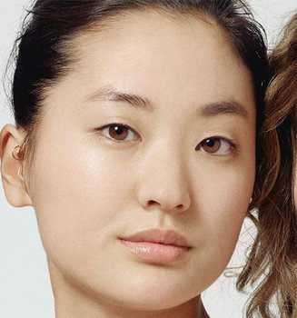 Experimenta en tu propia piel qué es el retinol y sus beneficios de la mano del sérum de noche con retinol puro Revitalift Laser de L’Oréal Paris.