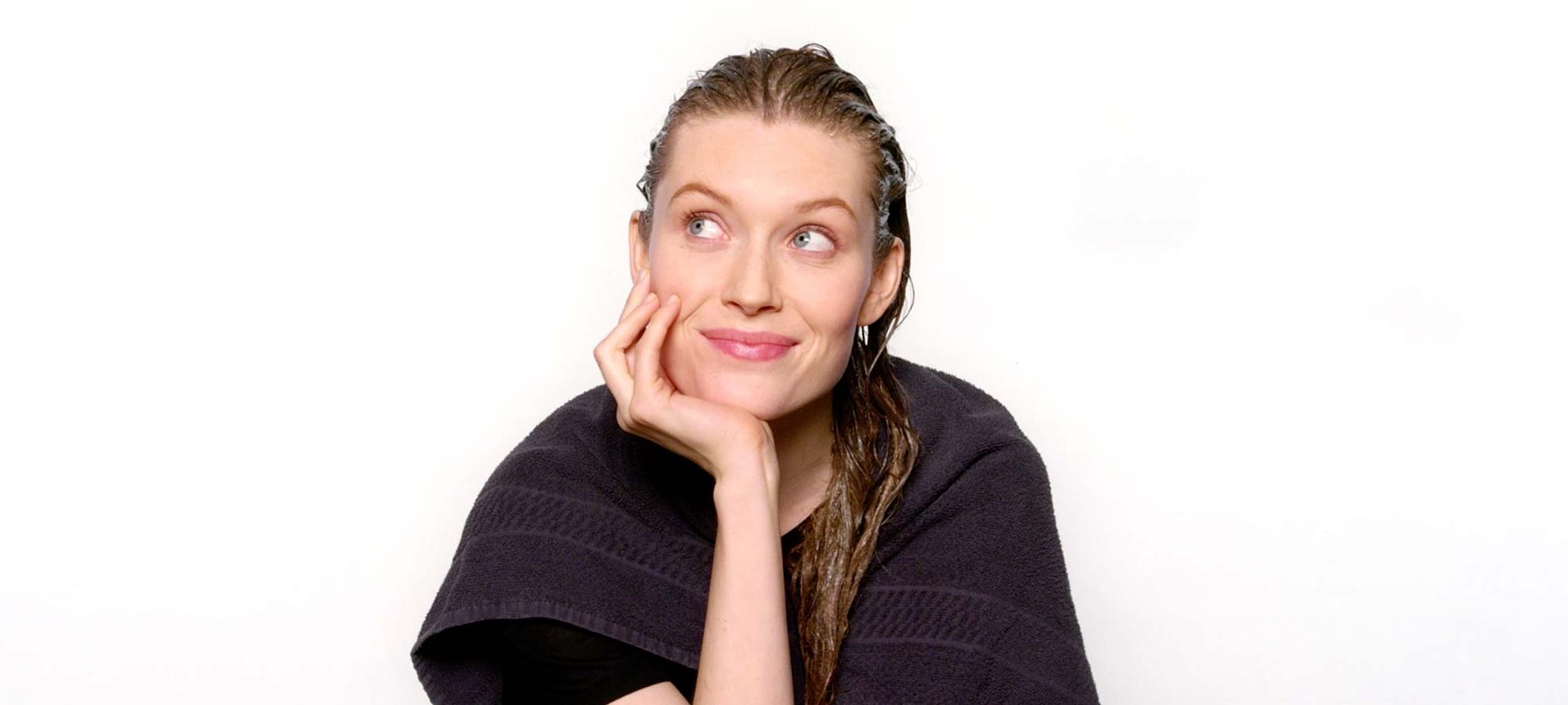 Te contamos cómo teñirte el pelo en casa con Casting Crème Gloss de L’Oréal Paris. 