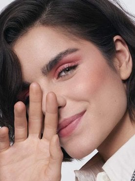 Que no se te escape ningún corte de pelo tipo bob con los productos de fijación de L’Oréal Paris.