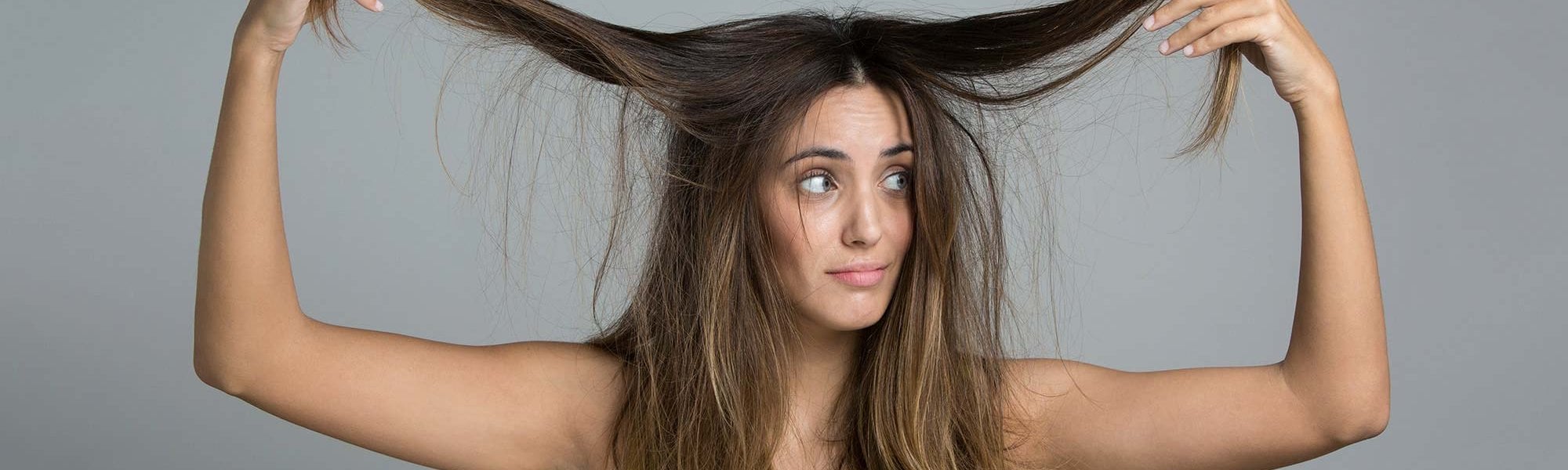 Cuida tu pelo seco con los productos de la gama Elvive Aceite Extraordinario de L’Oréal Paris y lo notarás más nutrido, brillante y fácil de controlar.