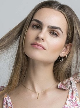 Descubre cómo dar volumen a tu pelo fino con estos trucos y la Laca Elnett de L’Oréal Paris.