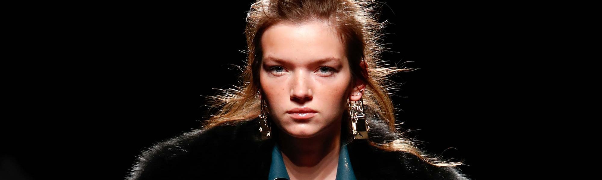 Suma a estas tendencias de peinados para otoño e invierno la fijación de L’Oréal Paris y el resultado será memorable.