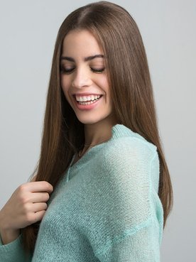 El pelo encrespado encuentra el mejor aliado sin salir de casa con Elvive Liso Keratina.