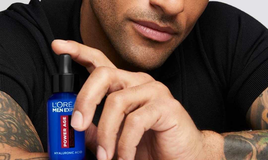 Cómo reducir las arrugas en el cuello de hombre| L'Oréal Paris