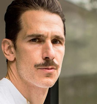 Elige la forma de barba que mejor te queda según tu tipo de cara y trabájala con la ayuda de la gama especializada Barber Club de L’Oréal Men Expert.