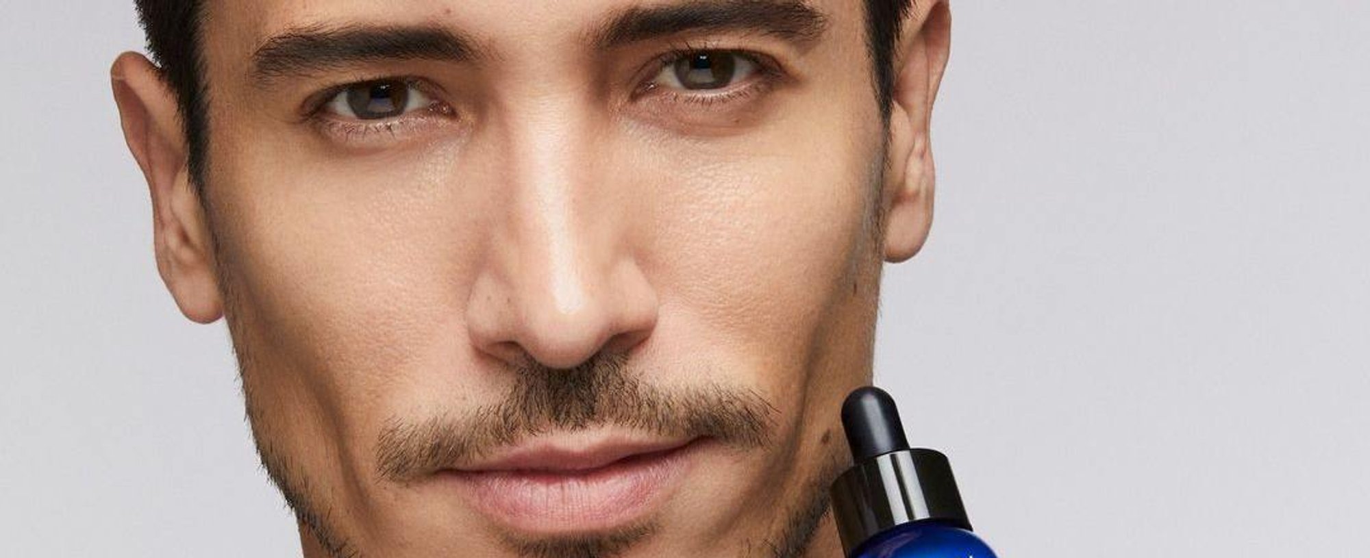 Cómo combatir los signos de edad en la cara del hombre | L'Oréal Paris