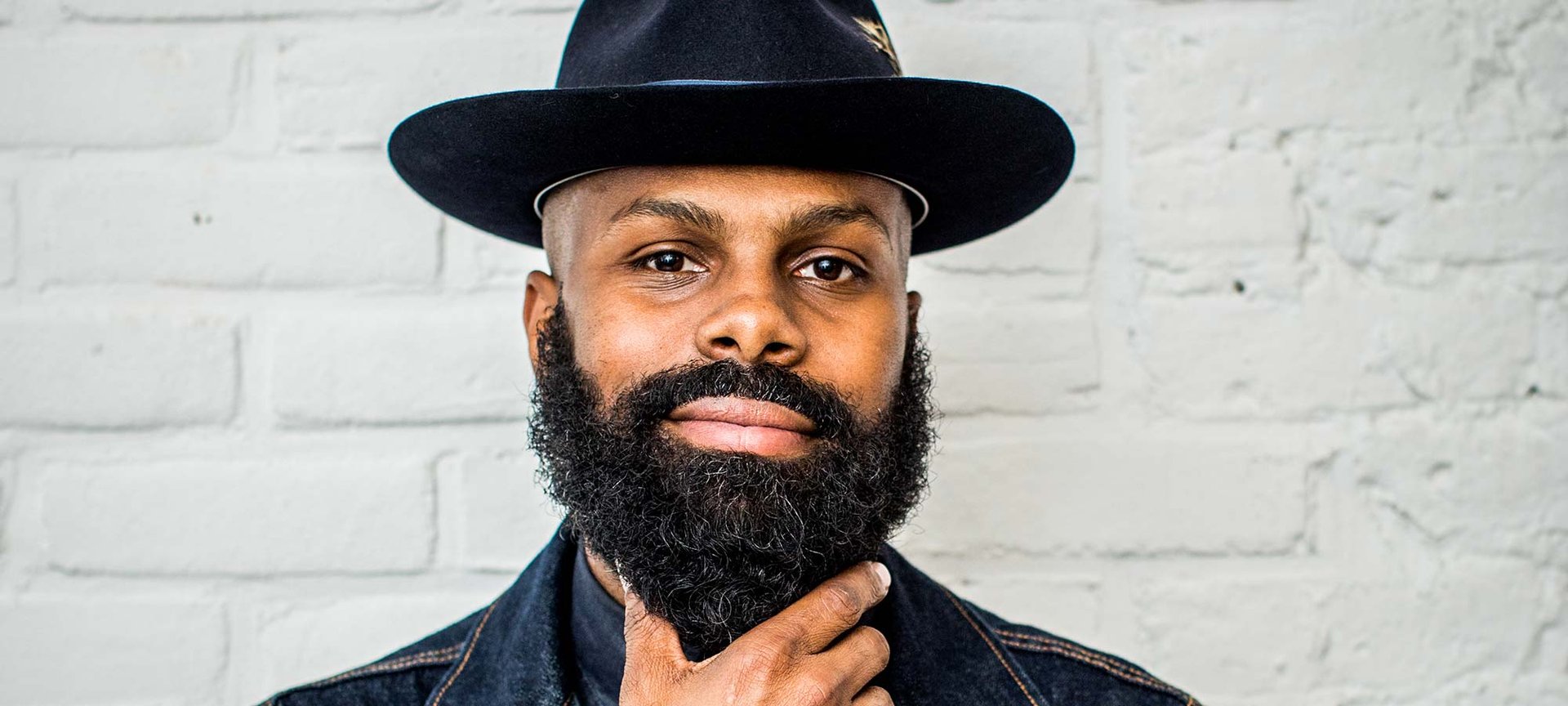 ducha de barba con correa para la barbilla