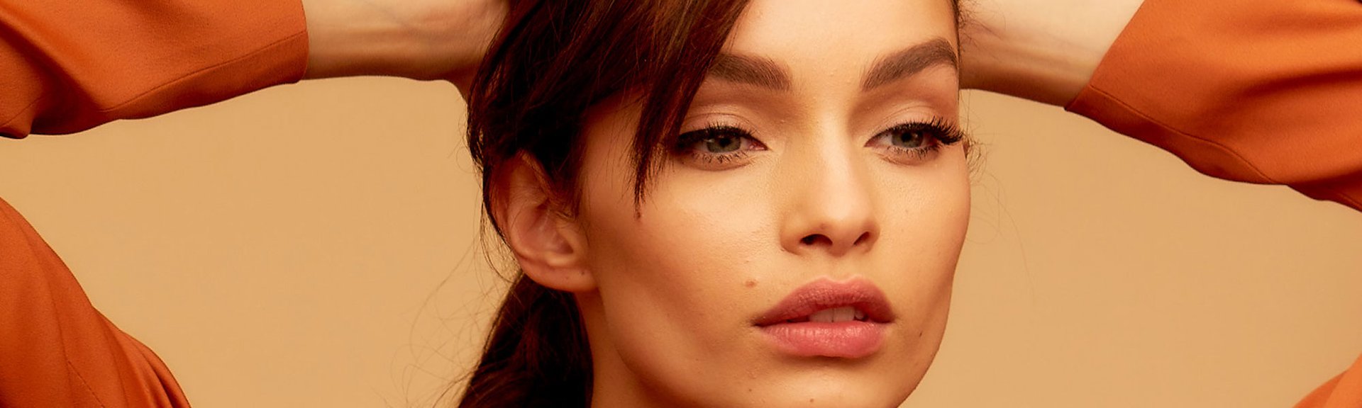Si te mueres por tener una cejas tan tupidas como las de Luma Grothe, clava la técnica Browning con estos dos productos específicos de L’Oréal Paris: Skinny Definer y Unbelieva Brow.