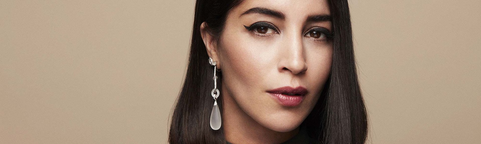 Conseguir el deseado maquillaje cat eye es muy sencillo con la plantilla del eyeliner Flash Cat Eye de L’Oréal Paris. 