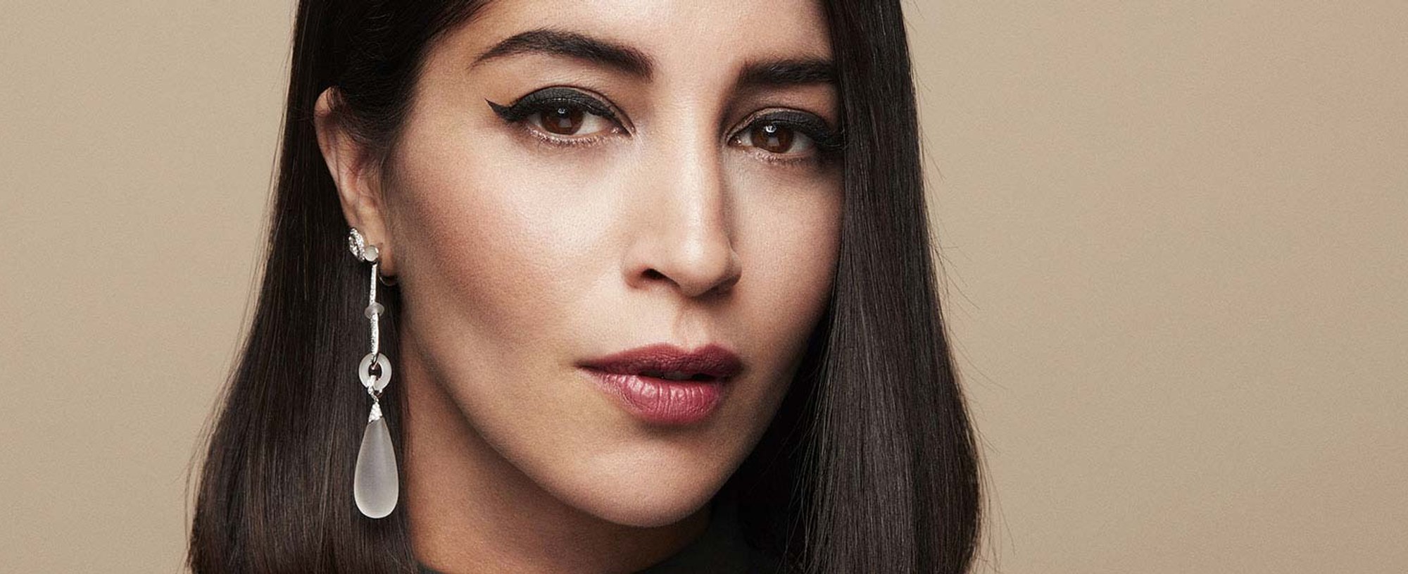 Conseguir el deseado maquillaje cat eye es muy sencillo con la plantilla del eyeliner Flash Cat Eye de L’Oréal Paris.