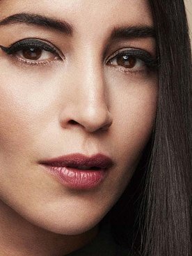 Conseguir el deseado maquillaje cat eye es muy sencillo con la plantilla del eyeliner Flash Cat Eye de L’Oréal Paris.