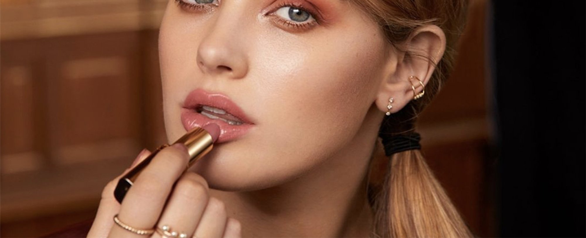 ¿Quieres probarte nuevos colores de pintalabios? Descubre las últimas 12 incorporaciones de la gama Color Riche de L’Oréal Paris y disfruta de su acabado cremoso y satinado. Katherine Langford ya lo ha hecho.