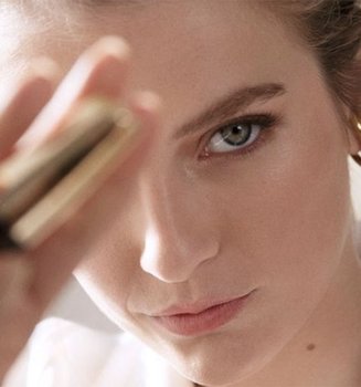 Cómo cuidar tus pestañas depende mucho del producto al que acudes cuando te las maquillas. Con la nueva máscara de pestañas Volume Million Lashes Balm Noir de L’Oréal Paris estarás en muy buenas manos.