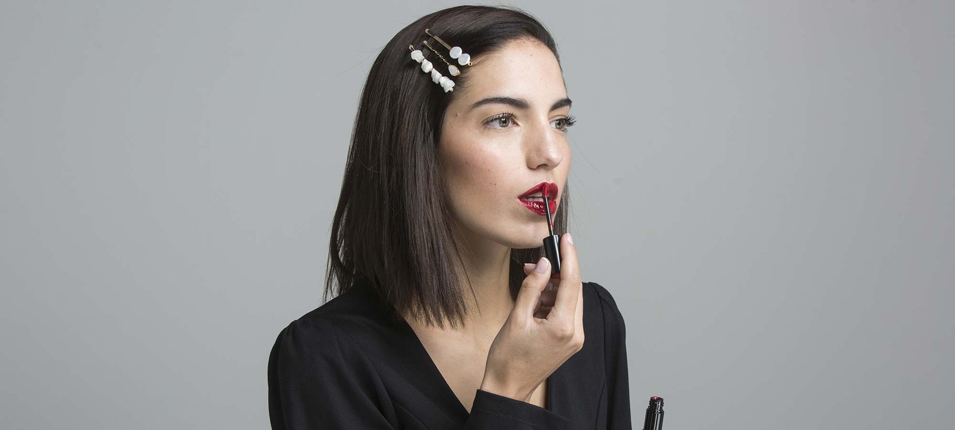 Te contamos todos los trucos para que sepas cómo pintarte los labios a la perfección con los pintalabios de larga duración de L’Oréal Paris. 