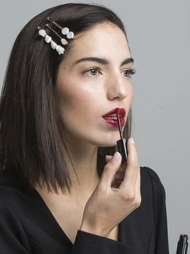 Te contamos todos los trucos para que sepas cómo pintarte los labios a la perfección con los pintalabios de larga duración de L’Oréal Paris.