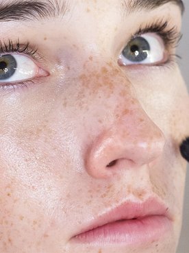 Dolphin Skin es la última tendencia de maquillaje para conseguir un efecto buena cara increíble. Alcánzalo con una rutina de cuidado previa muy completa y con los productos makeup más jugosos de L’Oréal Paris. ¡Da la bienvenida a la hidratación, a los gloss y a los iluminadores!